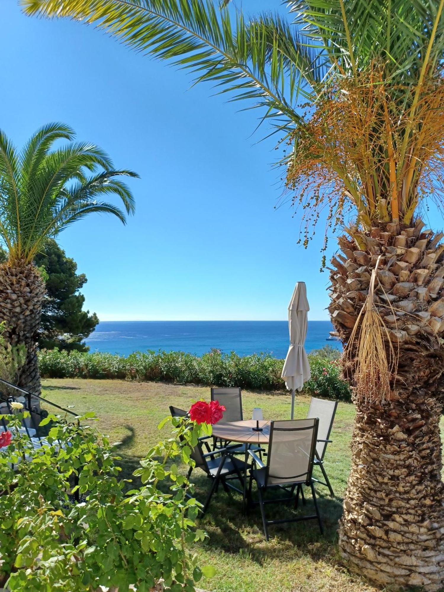 Nerissa Bungalow 2, Two Bedroom House With Sea View Spartia  Exterior photo