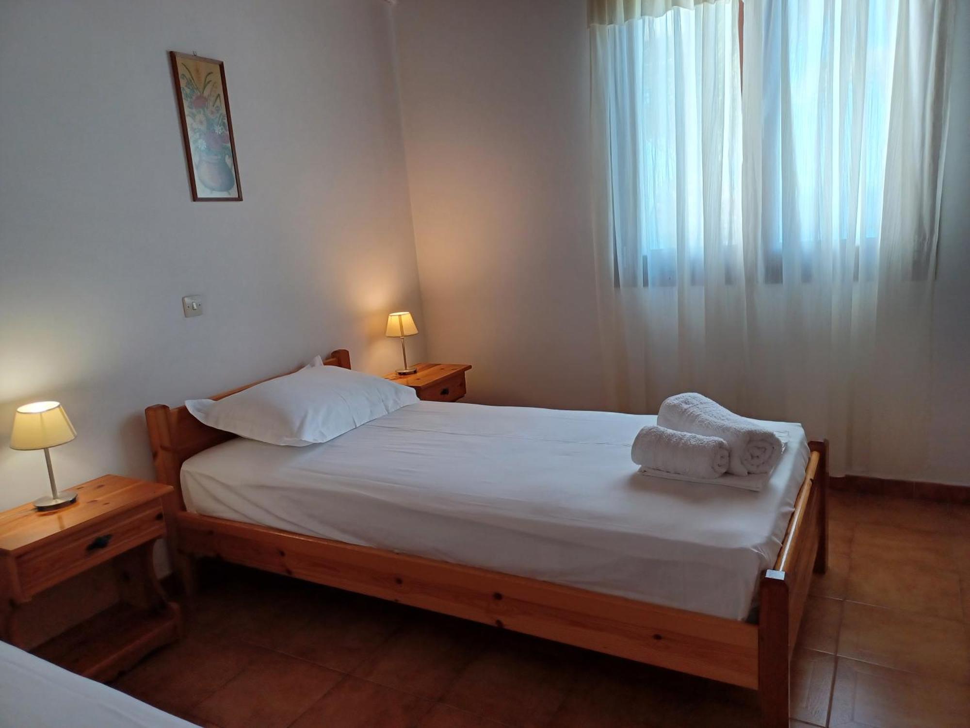 Nerissa Bungalow 2, Two Bedroom House With Sea View Spartia  Exterior photo
